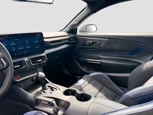 Used 2025 Ford Mustang Dark Horse image 23