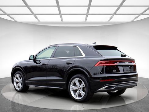 Used 2022 Audi Q8 Premium Plus w/ Premium Plus Package image 6