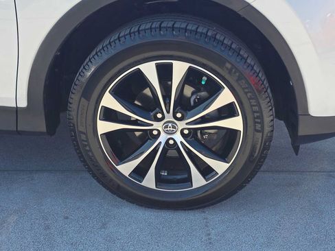 Used 2015 Toyota RAV4 Limited AWD/4WD image 9
