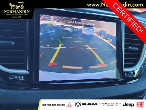 Certified 2025 Chrysler Pacifica Select FWD image 10