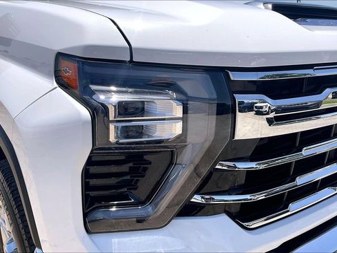 Used 2026 Chevrolet Silverado 2500 LTZ AWD/4WD image 33