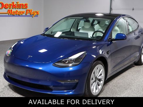 Used 2022 Tesla Model 3 Long Range image 1