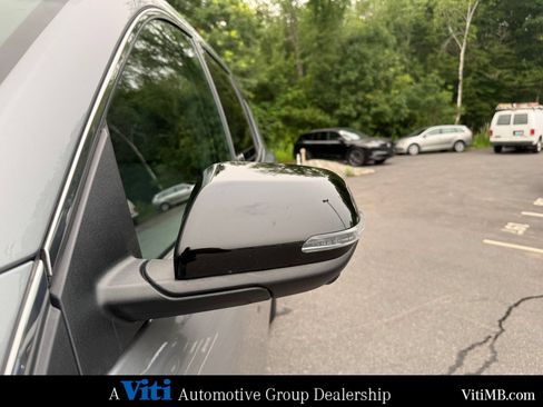 Used 2025 Chevrolet Traverse LT w/ Driver Confidence Package AWD/4WD image 11