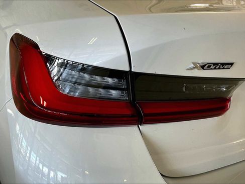 Used 2025 BMW 330i xDrive Sedan w/ Premium Package image 14