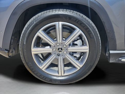 Used 2023 Mercedes-Benz GLS 450 4MATIC image 32