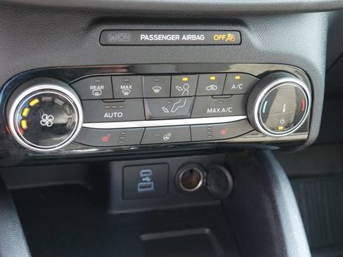 Used 2022 Ford Escape SE w/ Cold Weather Package AWD/4WD image 21