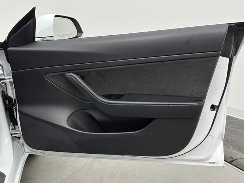 Used 2020 Tesla Model 3 Standard Range Plus image 31