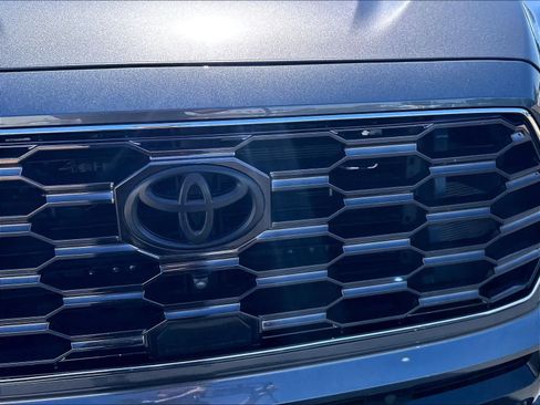Used 2024 Toyota Sequoia Platinum AWD/4WD image 36