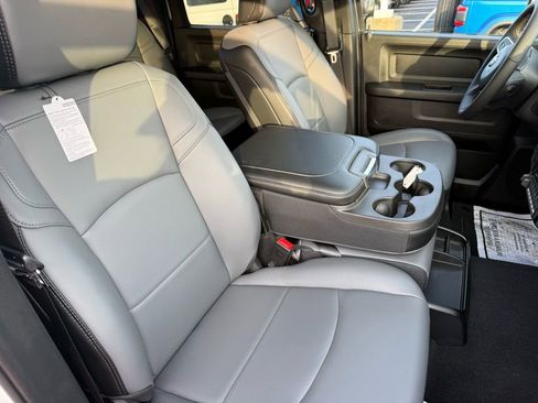 New 2025 RAM 2500 Tradesman w/ Safety Group AWD/4WD image 15