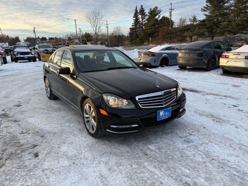 Used 2013 Mercedes-Benz C 300 4MATIC Sedan image 4