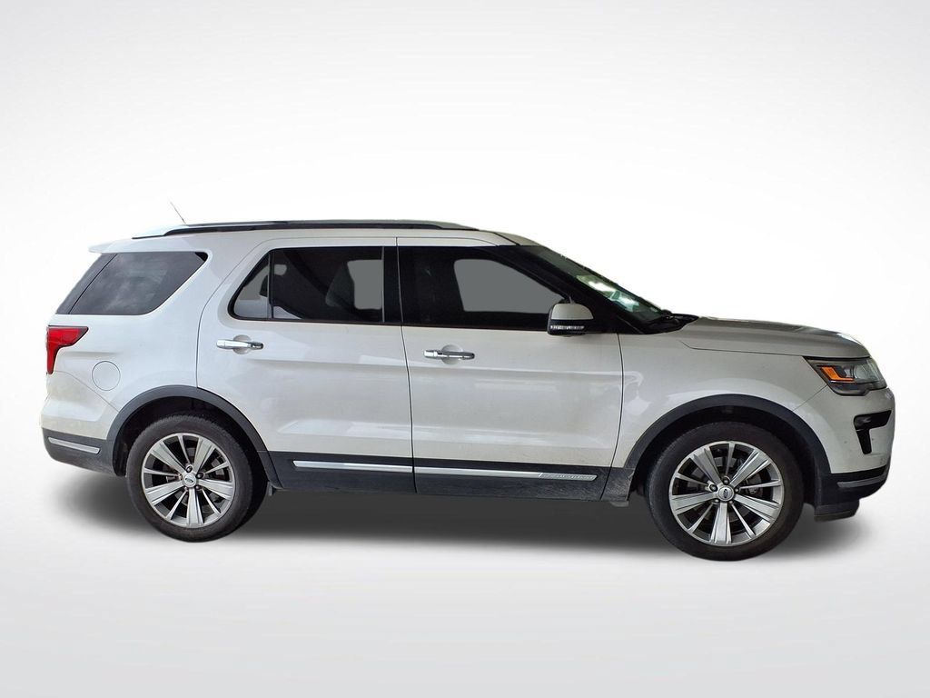 Used 2018 Ford Explorer Limited w/ Ford Safe & Smart Package FWD image 5