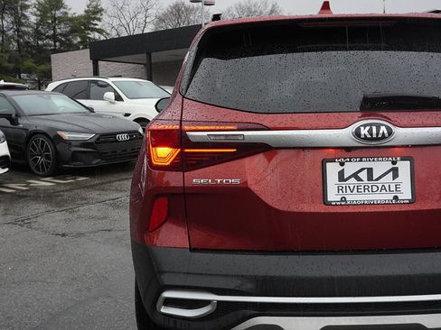 Used 2021 Kia Seltos SX image 16