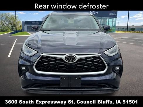 Used 2021 Toyota Highlander XLE AWD/4WD image 10