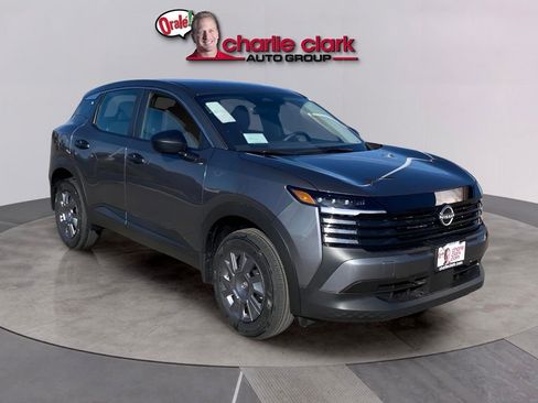 Used 2025 Nissan Kicks S image 8