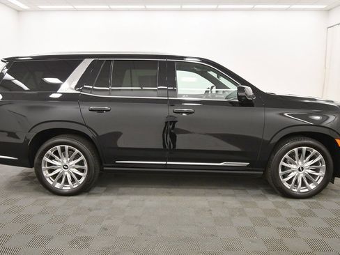 Used 2022 Cadillac Escalade Premium Luxury image 9