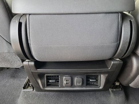 Used 2021 GMC Sierra 2500 SLE w/ SLE Value Package; AWD/4WD image 32