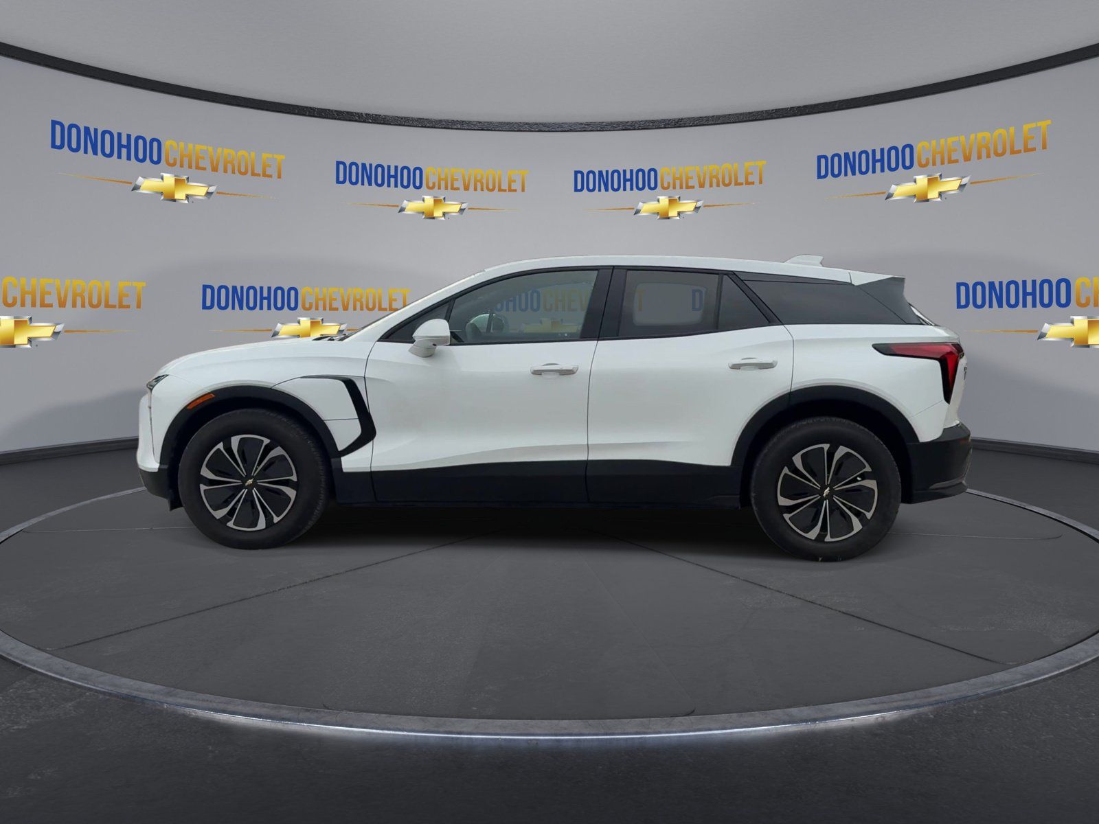 Used 2025 Chevrolet Blazer EV LT FWD image 8