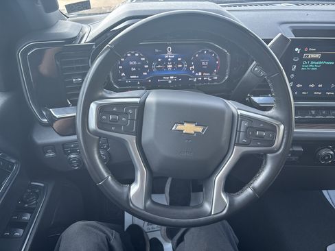 Used 2024 Chevrolet Silverado 2500 LT image 18