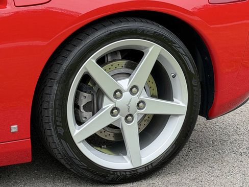 Used 2007 Chevrolet Corvette Coupe w/ Preferred Equipment Group RWD image 17