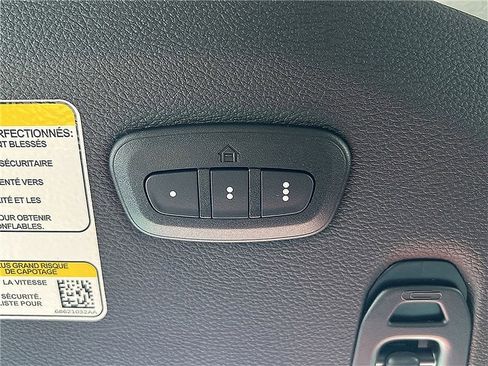 New 2025 Jeep Gladiator High Tide image 15