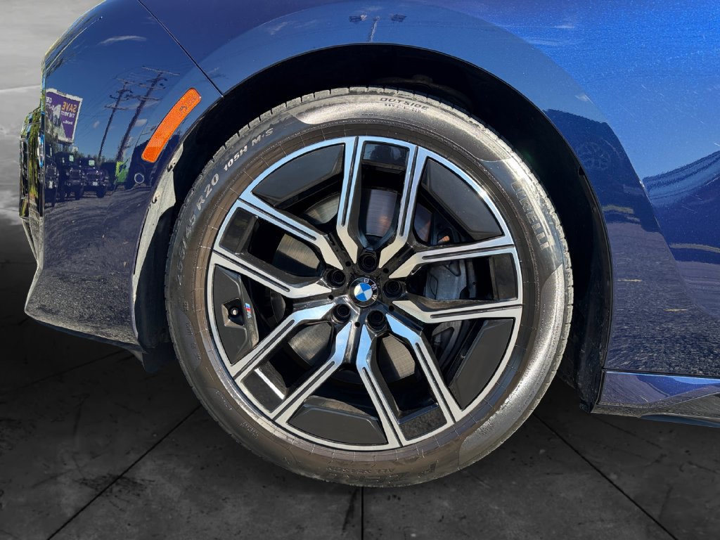 Used 2023 BMW 760i xDrive AWD/4WD image 14
