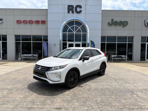 Used 2020 Mitsubishi Eclipse Cross SE FWD image 2