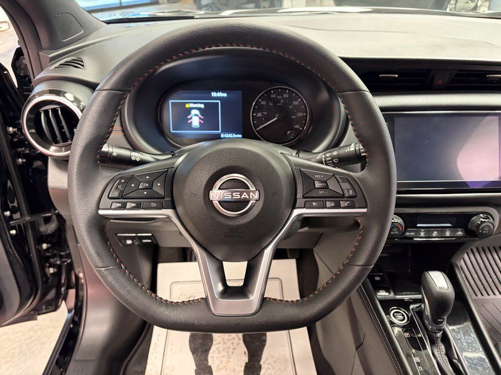 Used 2023 Nissan Kicks SR FWD image 10