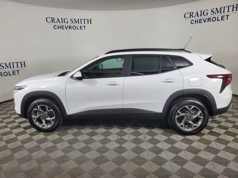 New 2026 Chevrolet Trax LT FWD image 2