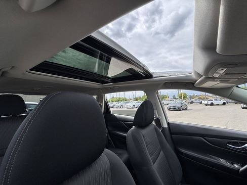 Used 2019 Nissan Rogue SV w/ Sun & Sound Touring Package AWD/4WD image 35