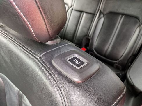 Used 2023 Jeep Wagoneer Series II AWD/4WD image 23