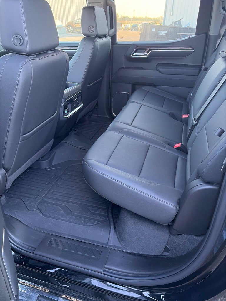 Used 2025 GMC Sierra 1500 SLT w/ SLT Premium Plus Package AWD/4WD image 6