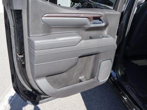 Used 2025 GMC Sierra 1500 SLT AWD/4WD image 30