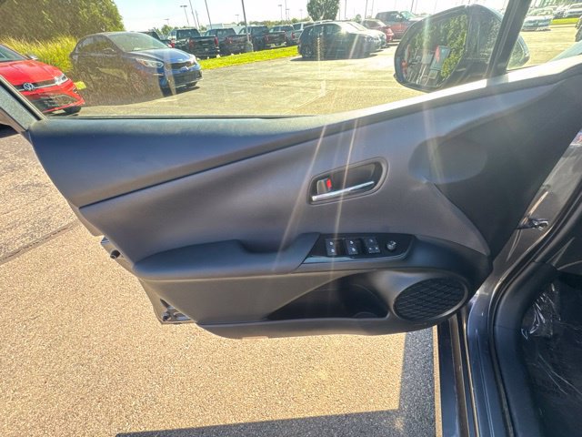 Used 2017 Toyota Prius Three w/ Carpet Mat Package FWD image 12