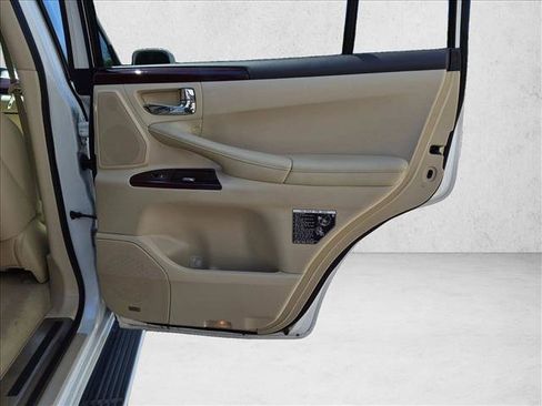 Used 2014 Lexus LX 570 4WD image 22