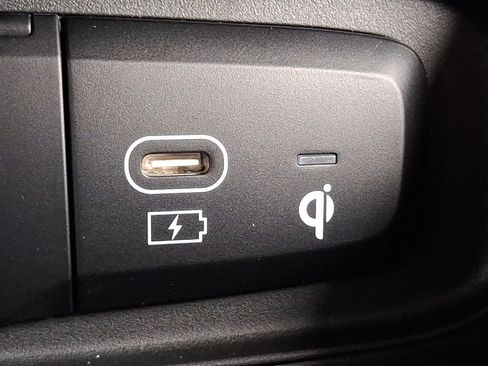 New 2025 Hyundai Venue Limited image 17