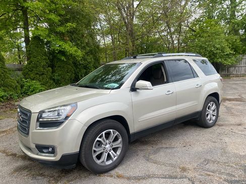 Used 2015 GMC Acadia SLT w/ Technology Package AWD/4WD image 1