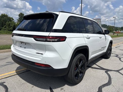 Used 2024 Jeep Grand Cherokee Limited w/ Black Appearance Package AWD/4WD image 5