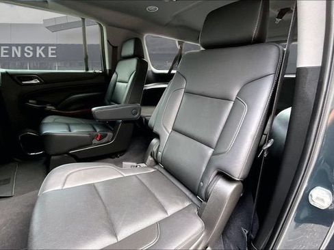 Used 2020 Chevrolet Suburban Premier AWD/4WD image 26