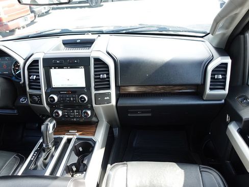 Used 2018 Ford F150 Lariat w/ Equipment Group 502A Luxury AWD/4WD image 42