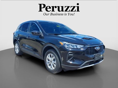 Used 2023 Ford Escape Active w/ Tech Pack #2 AWD/4WD image 1