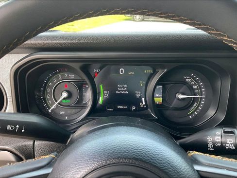Used 2024 Jeep Wrangler Unlimited w/ Convenience Group AWD/4WD image 20