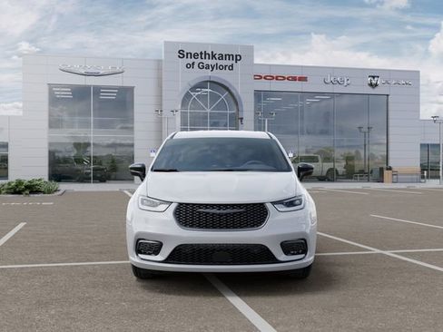 New 2026 Chrysler Pacifica Select FWD image 6