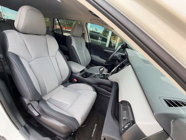 Used 2024 Subaru Outback Premium AWD/4WD image 12