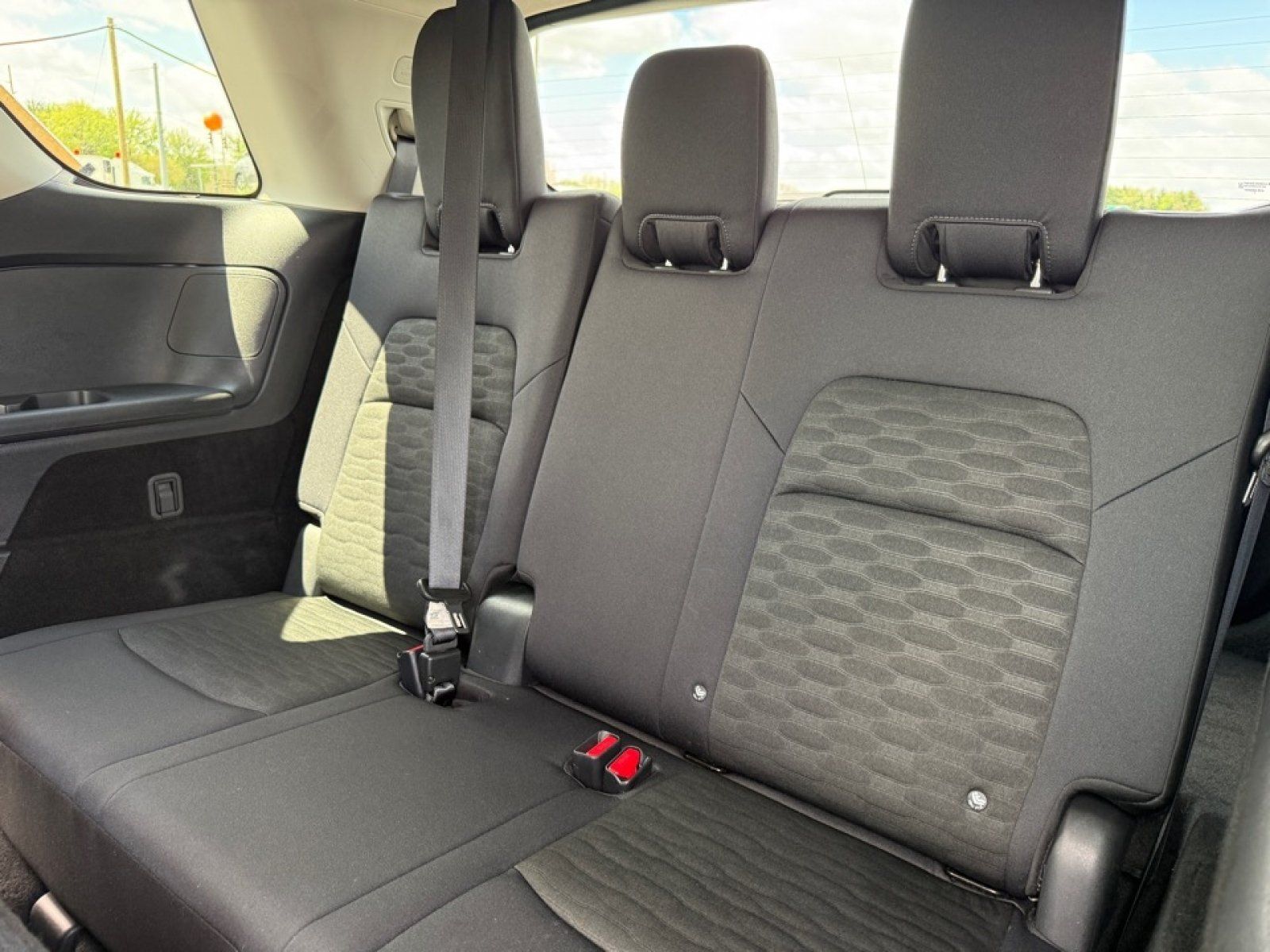 Used 2025 Nissan Pathfinder SV FWD image 19