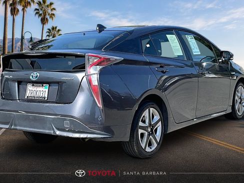 Used 2016 Toyota Prius Four Touring w/ Preferred Accessory Package FWD image 5