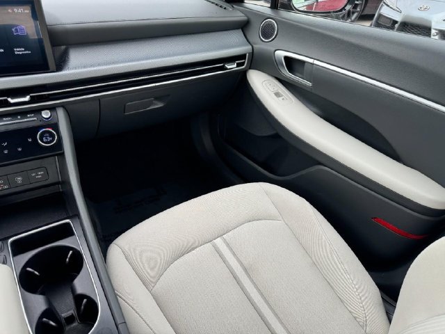 Used 2025 Hyundai Sonata SEL FWD image 18