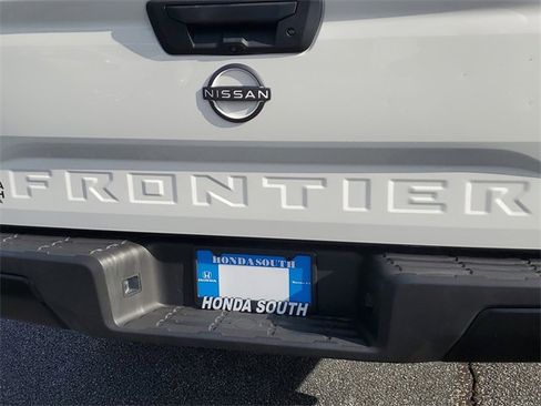 Used 2022 Nissan Frontier S image 8