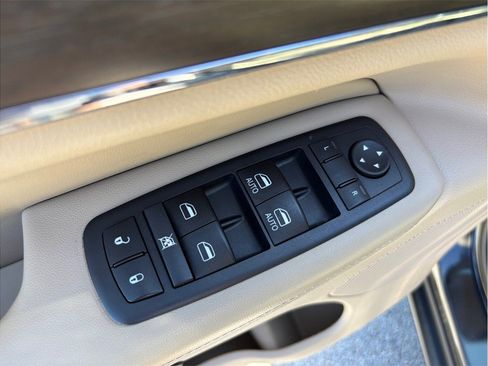 Used 2015 Jeep Grand Cherokee Limited image 19