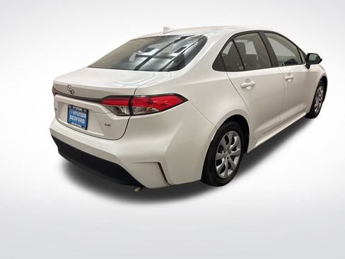 Used 2024 Toyota Corolla LE image 5