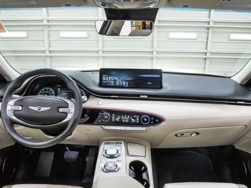 Certified 2023 Genesis GV70 2.5T Advanced w/ Advanced Package image 16